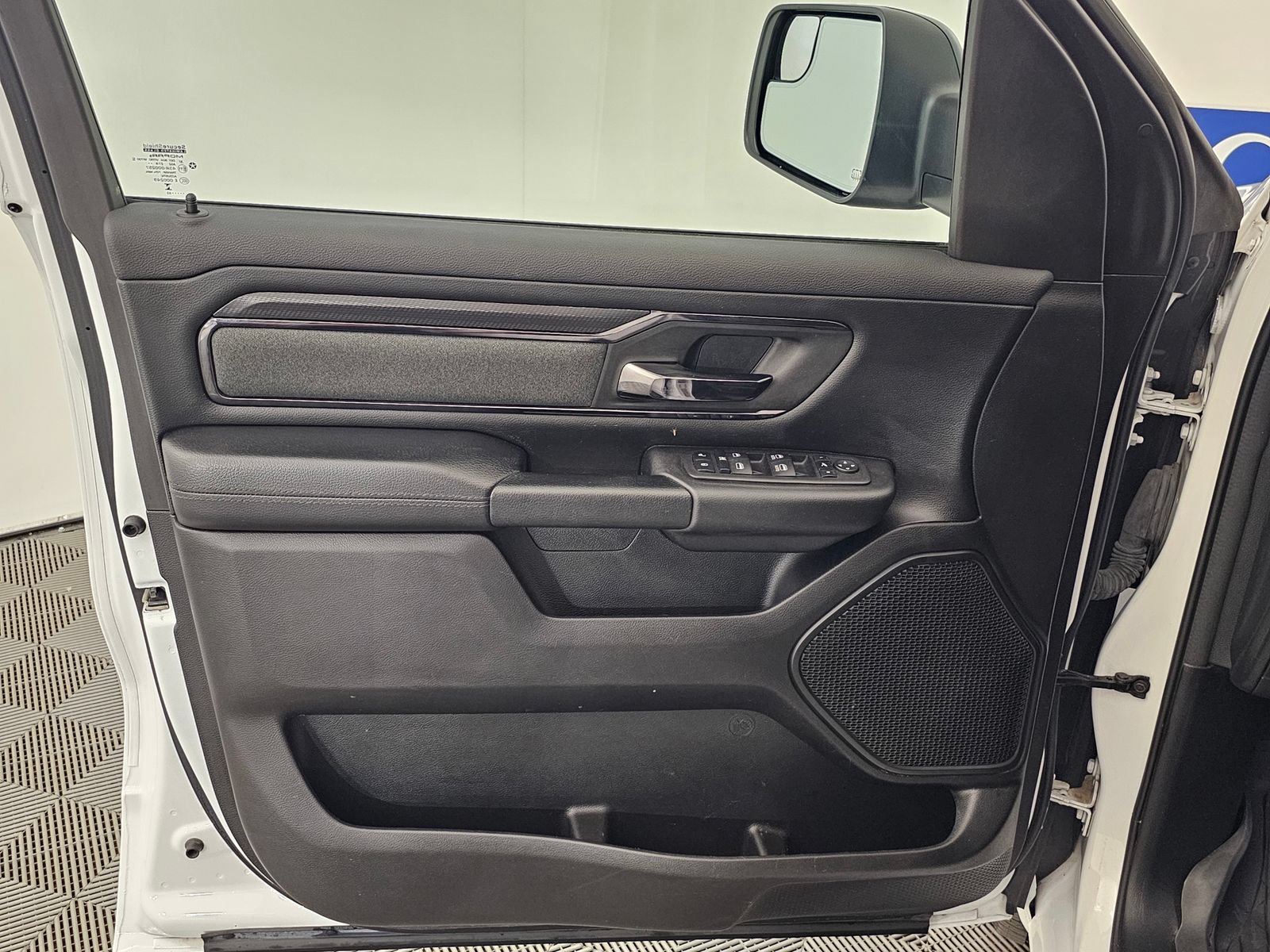 Used 2023 RAM 1500 Big Horn AWD/4WD image 2
