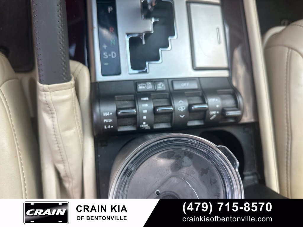 Used 2013 Lexus LX 570 4WD w/ Luxury Pkg image 25