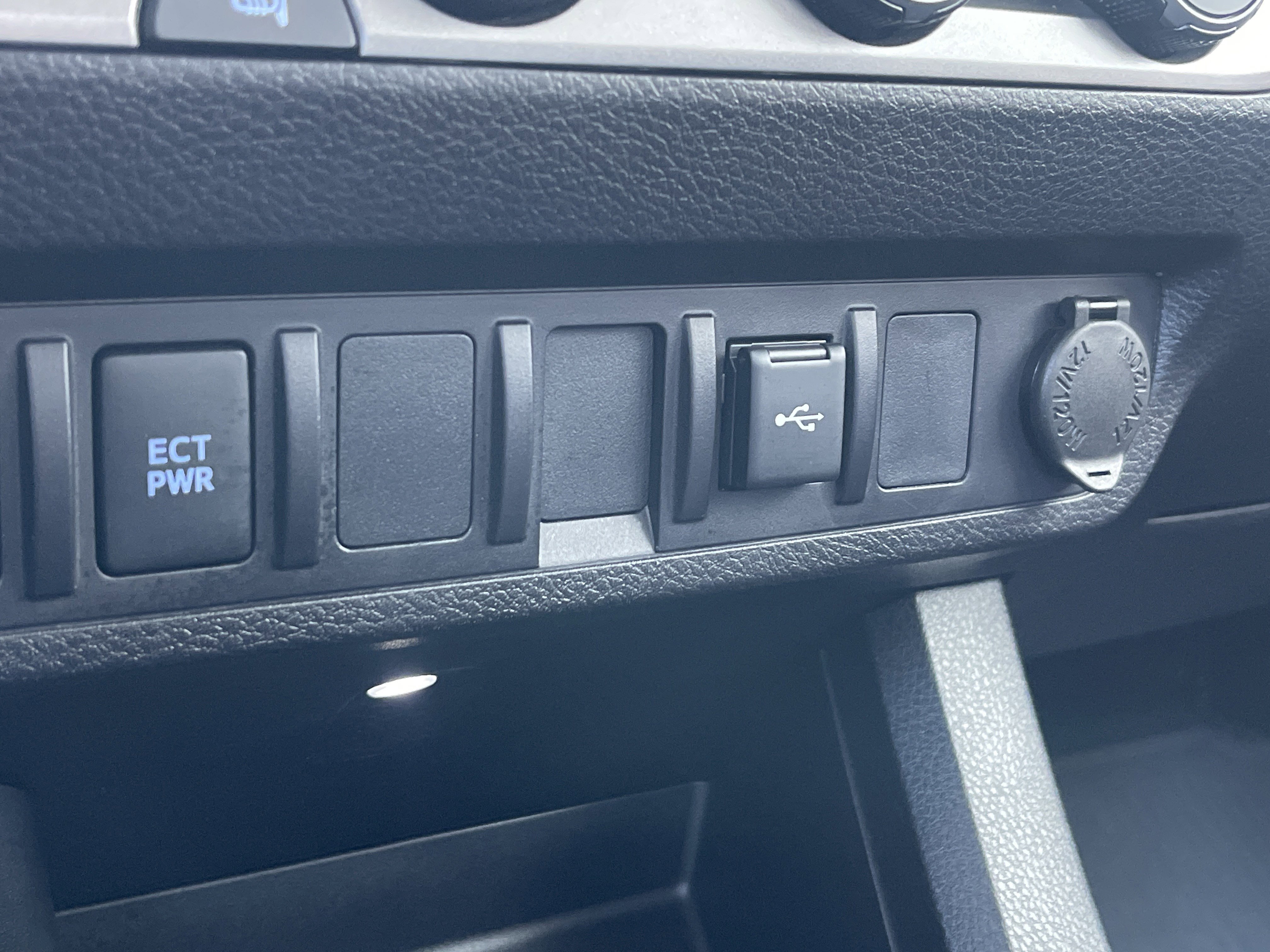 Used 2022 Toyota Tacoma SR5 image 25