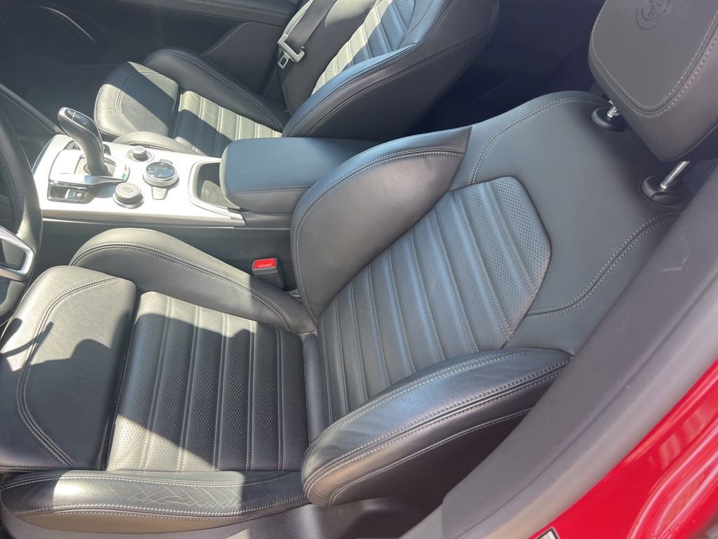 Used 2023 Alfa Romeo Stelvio Veloce AWD/4WD image 51