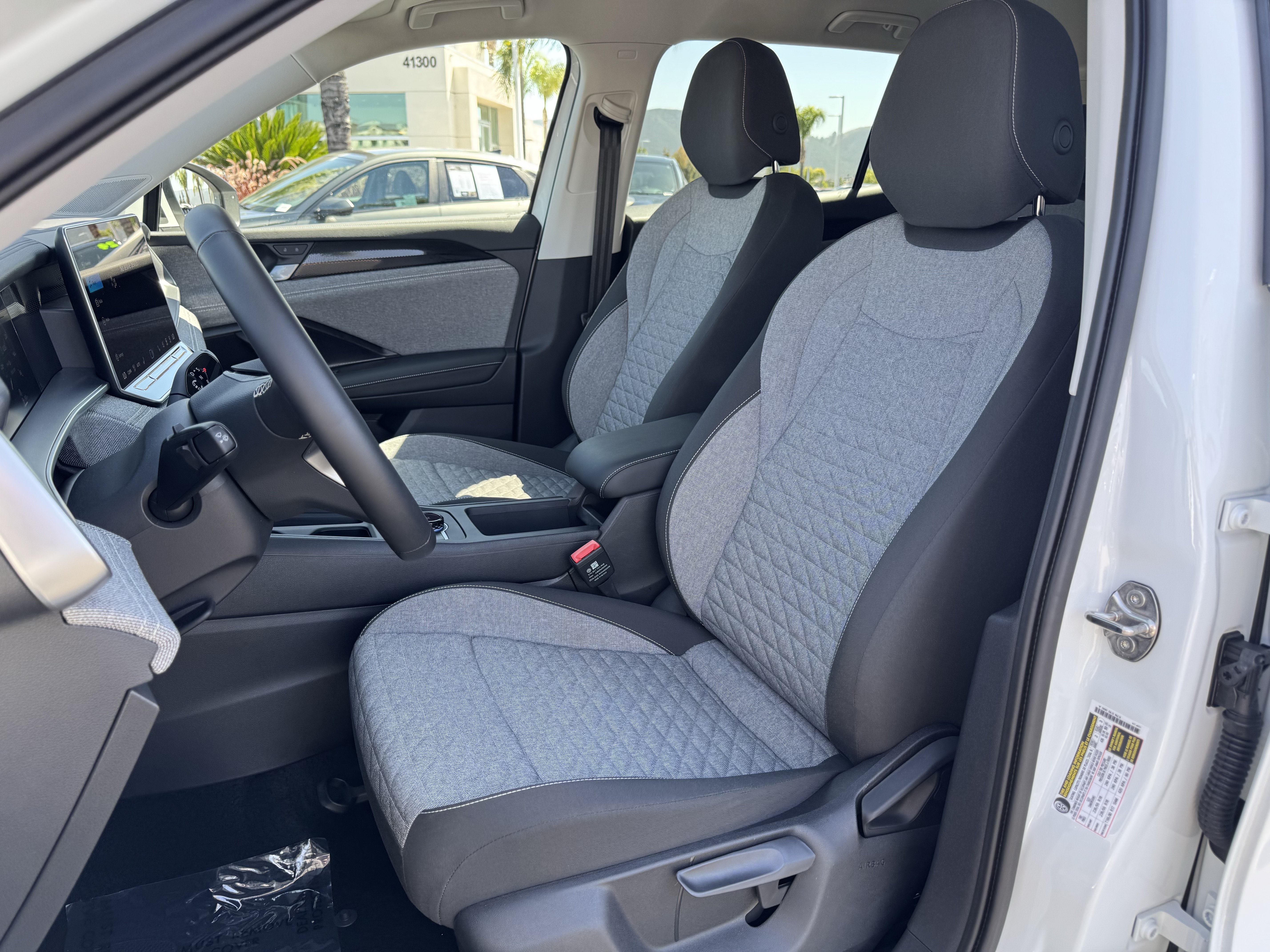 Certified 2025 Volkswagen Tiguan S FWD image 15