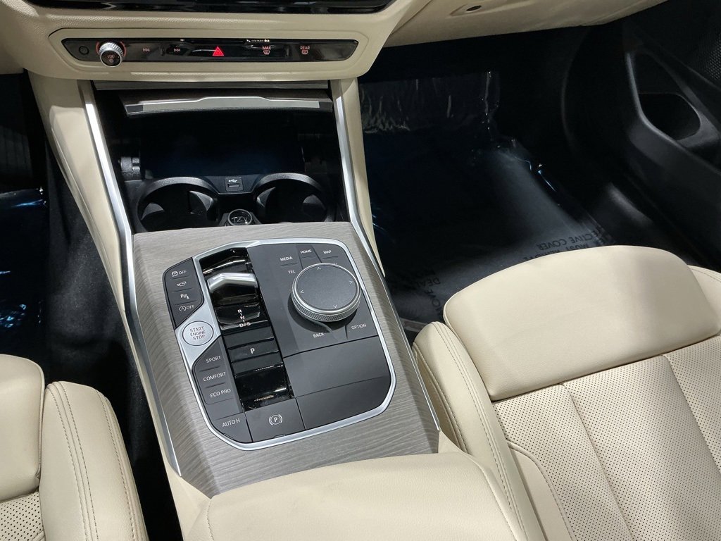 Used 2025 BMW 330i Sedan w/ Convenience Package image 12