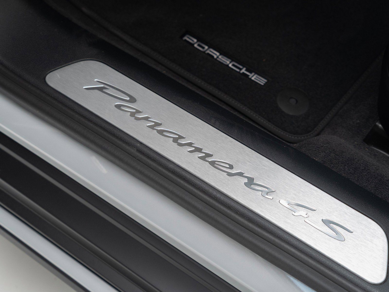 New 2026 Porsche Panamera 4S image 15
