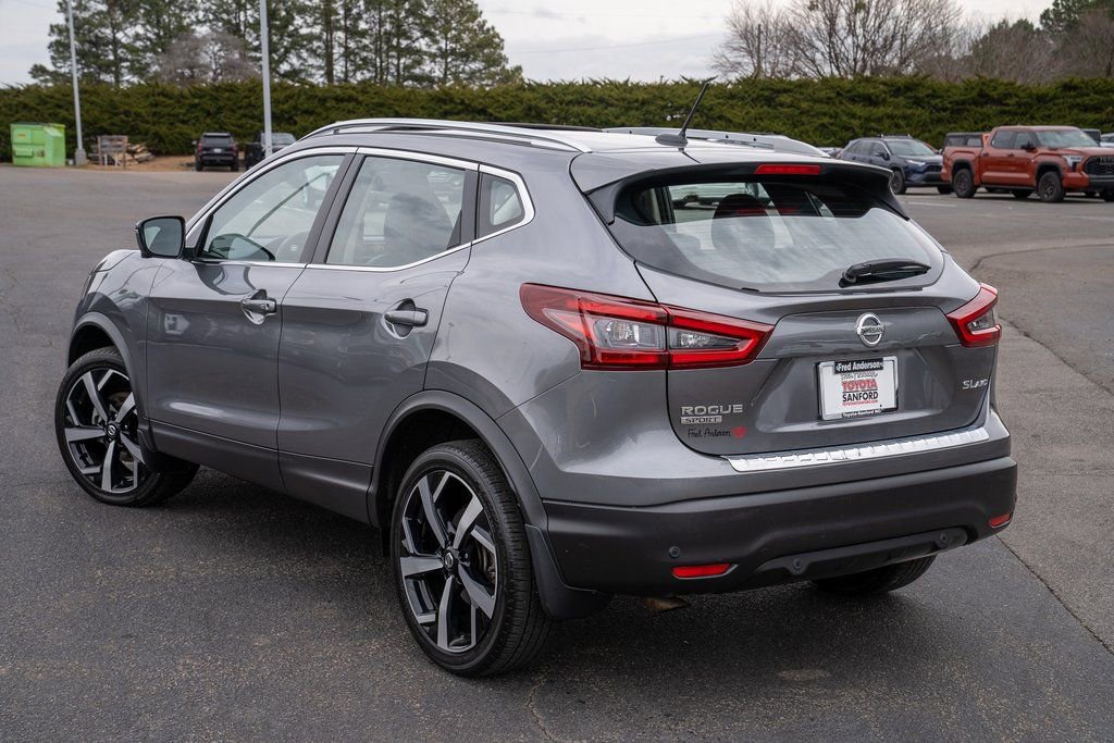 Used 2022 Nissan Rogue Sport SL w/ Premium Package image 3