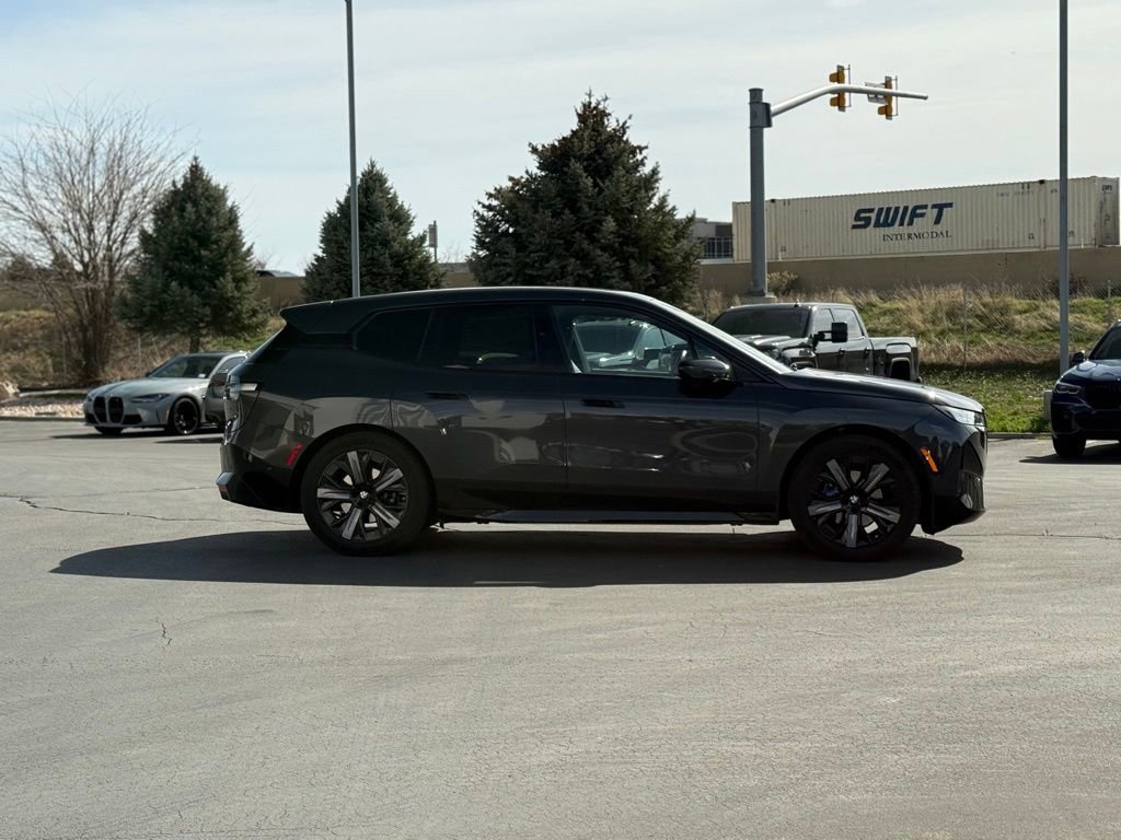 Used 2025 BMW iX xDrive50 w/ Premium Package image 4
