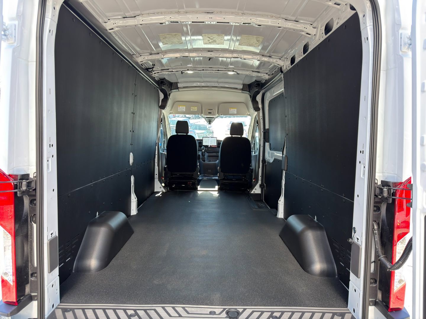 New 2026 Ford Transit 250 148 Medium Roof RWD image 11