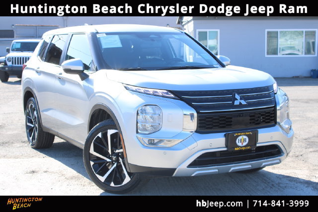 Used 2024 Mitsubishi Outlander SE AWD/4WD image 1