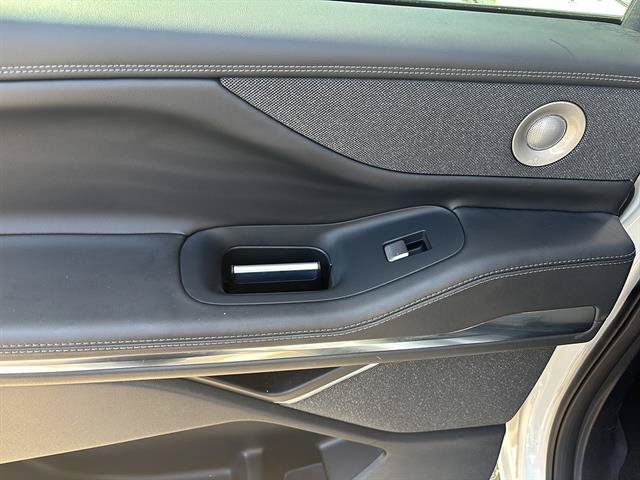 Used 2025 Lincoln Navigator L Reserve AWD/4WD image 17