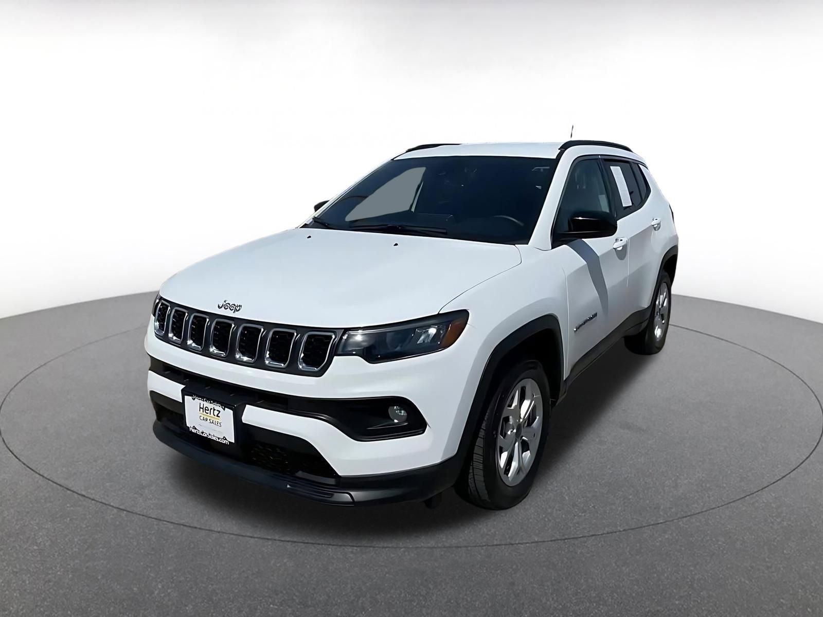 Used 2025 Jeep Compass Latitude AWD/4WD image 7