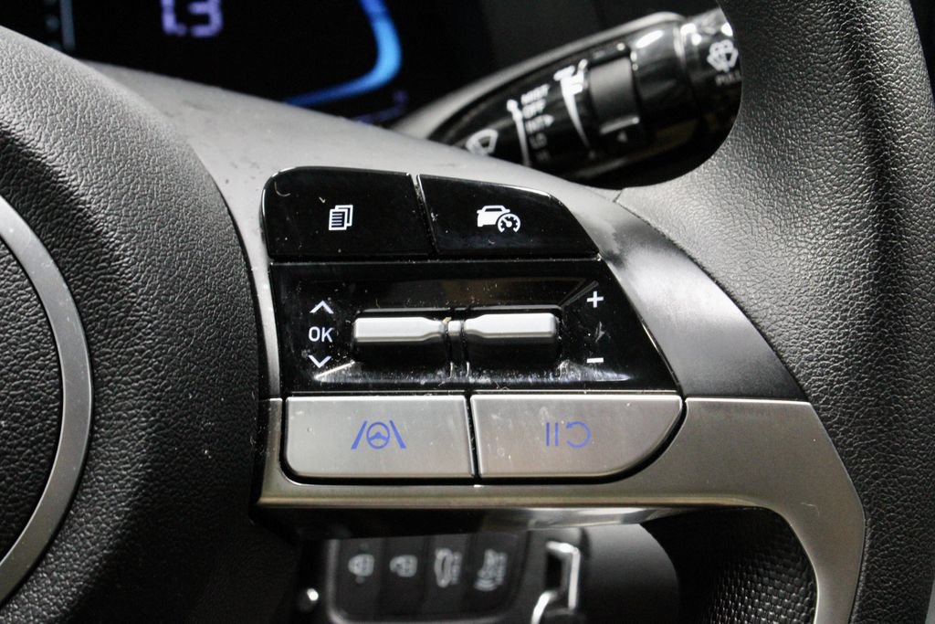 Used 2024 Hyundai Elantra SE FWD image 28