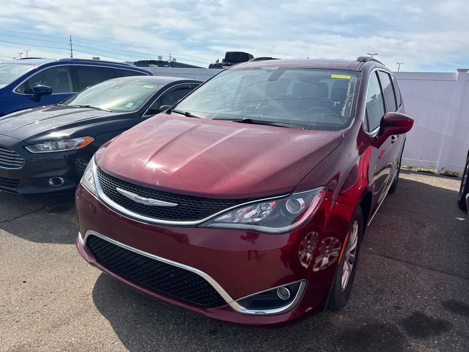 Used 2017 Chrysler Pacifica Touring-L FWD image 26