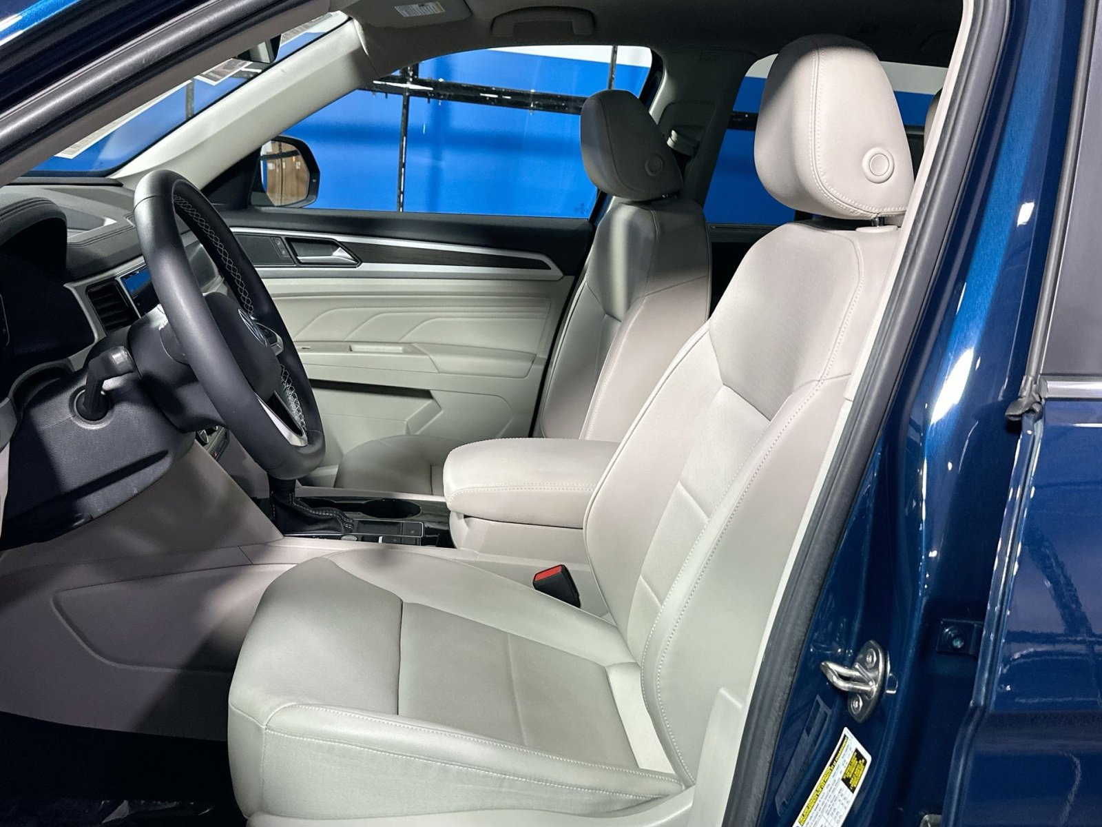 Used 2023 Volkswagen Atlas SE w/ Panoramic Sunroof Package image 13