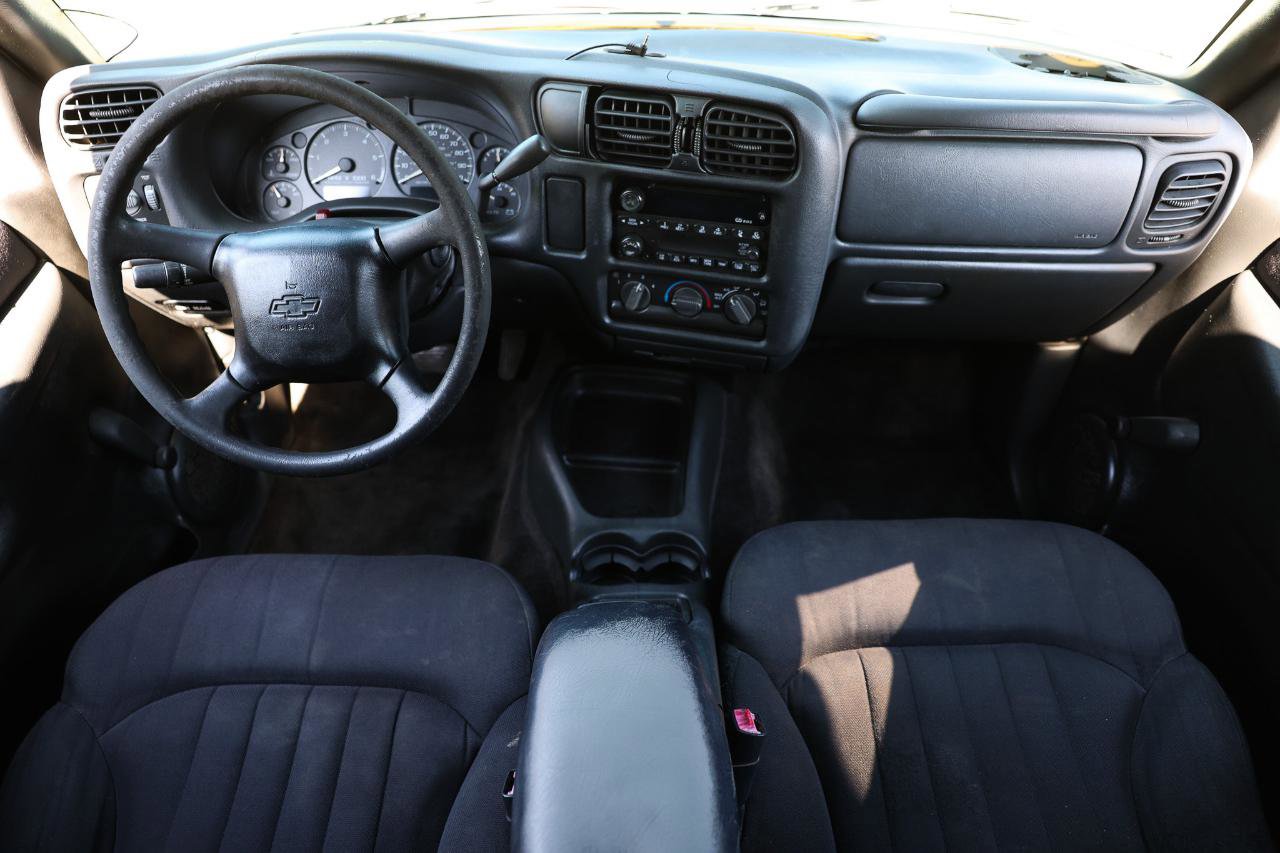 Used 2003 Chevrolet Blazer LS image 2