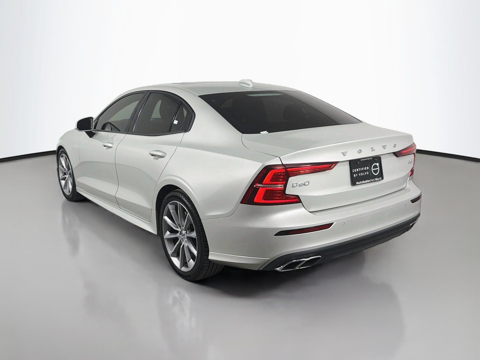 Used 2019 Volvo S60 T5 Momentum w/ Multimedia Package FWD image 8