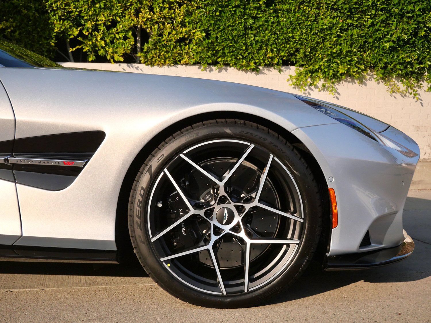 New 2026 Aston Martin Vanquish Convertible RWD image 4