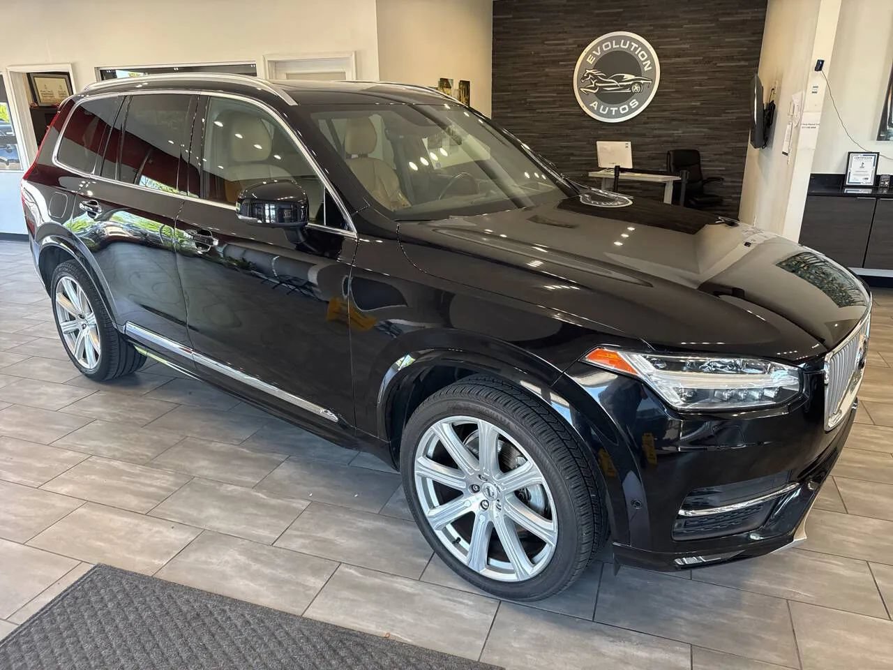 Used 2018 Volvo XC90 T6 Inscription w/ Luxury Package AWD/4WD image 4