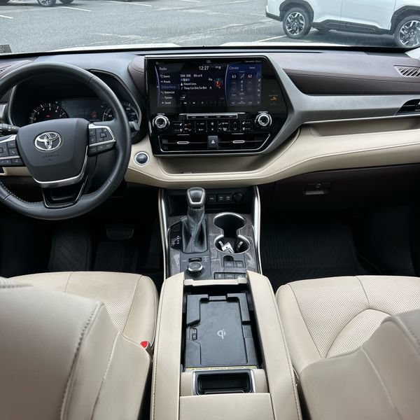 Used 2020 Toyota Highlander Limited AWD/4WD image 5