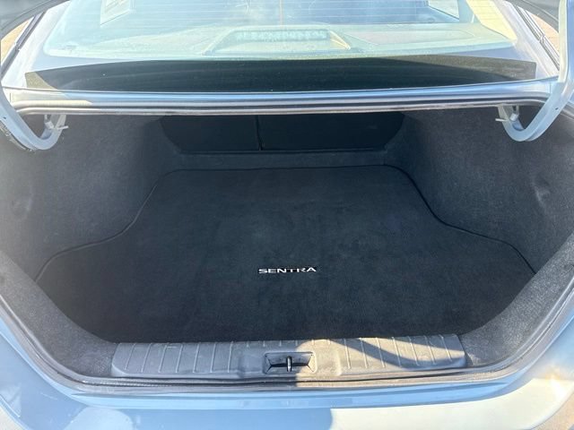 Used 2025 Nissan Sentra SR FWD image 19