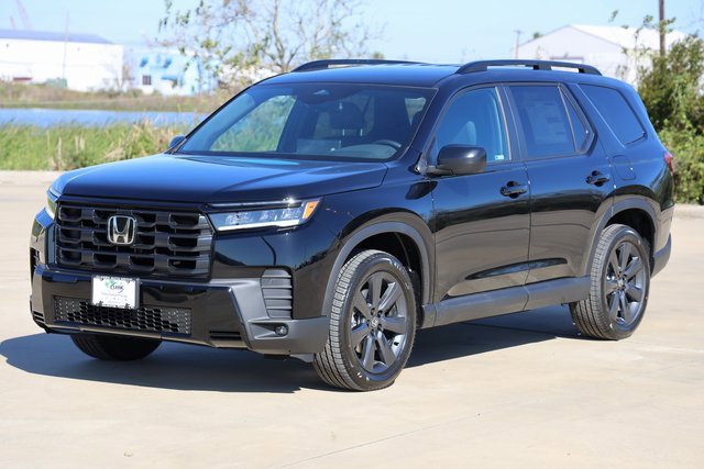 New 2026 Honda Pilot Sport image 3