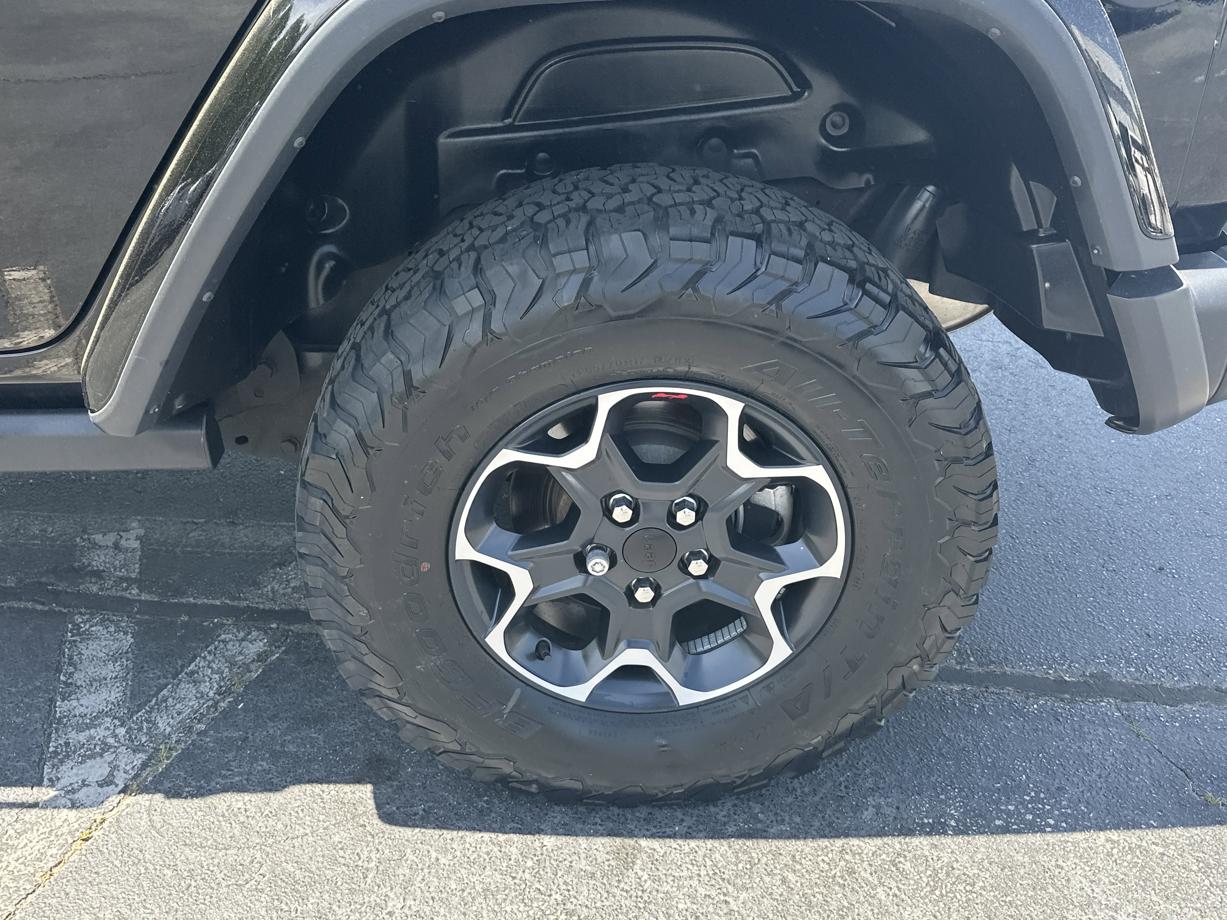 Used 2023 Jeep Wrangler Unlimited Rubicon w/ Cold Weather Group AWD/4WD image 23