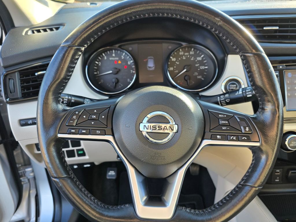 Used 2018 Nissan Rogue Sport SL image 16