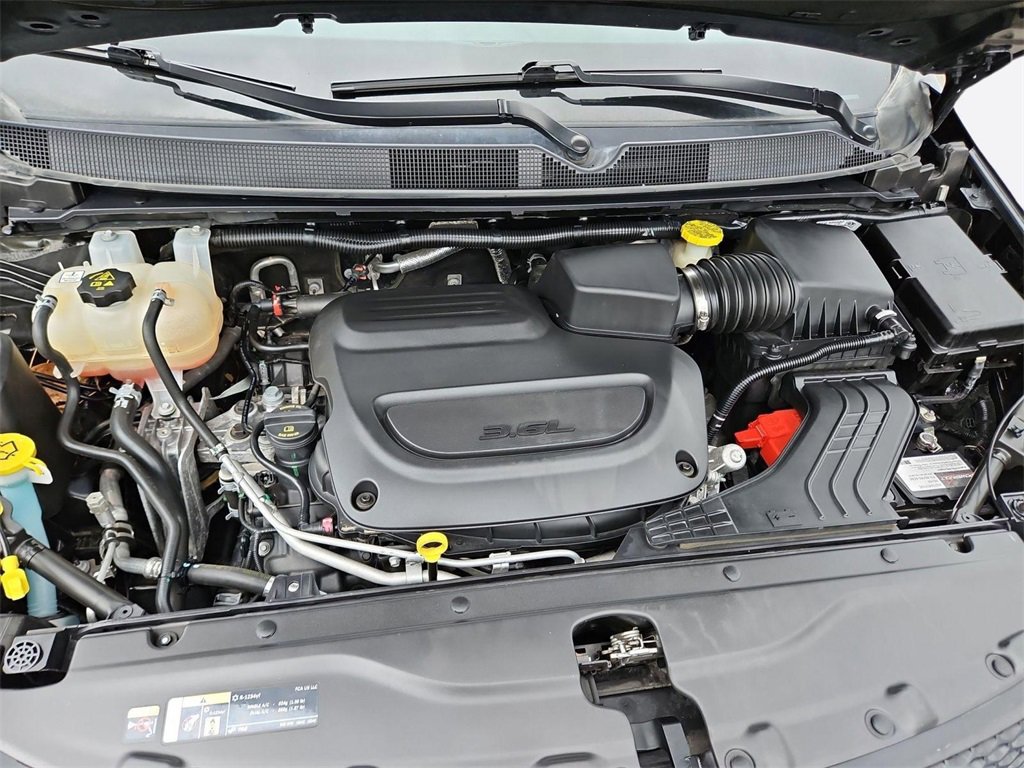 Used 2023 Chrysler Voyager LX image 30