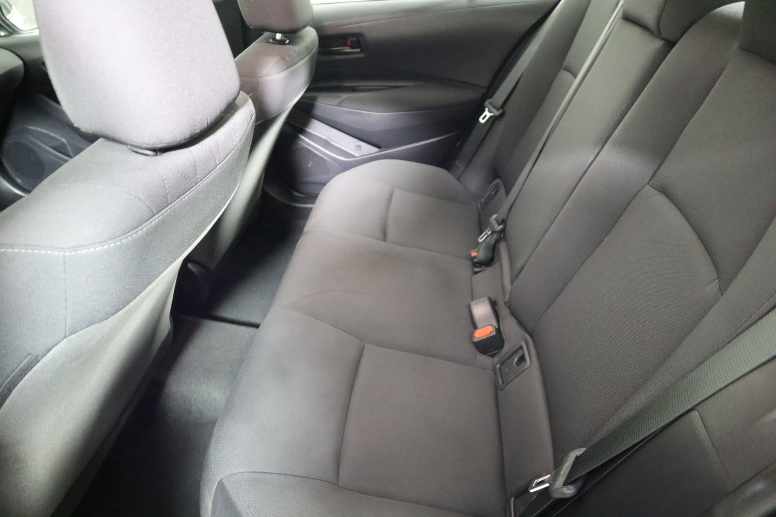 Used 2025 Toyota Corolla LE image 39