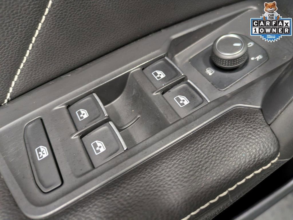 Used 2022 Volkswagen Tiguan SE R-Line image 11