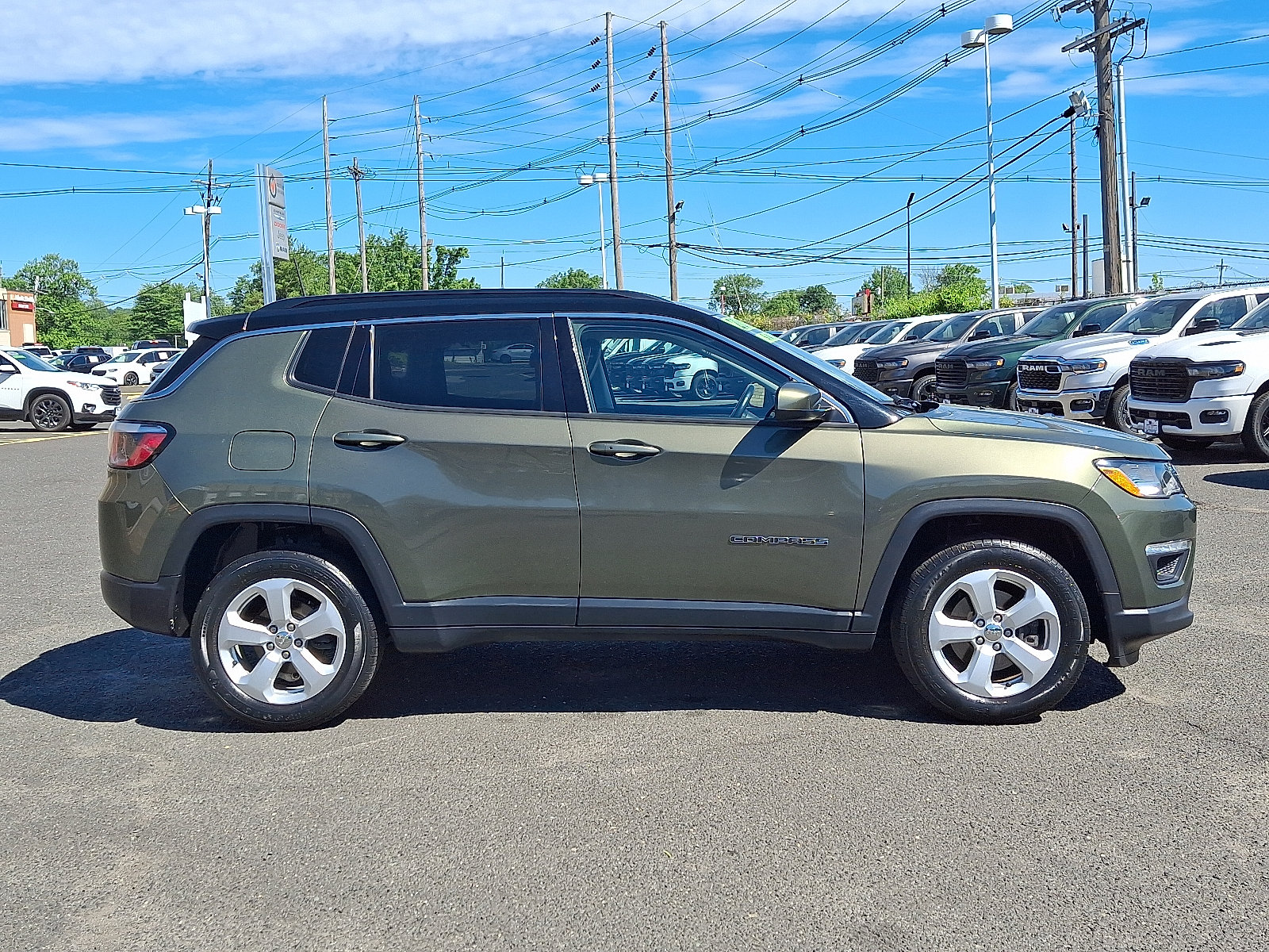Used 2019 Jeep Compass Latitude w/ Popular Equipment Group AWD/4WD image 8