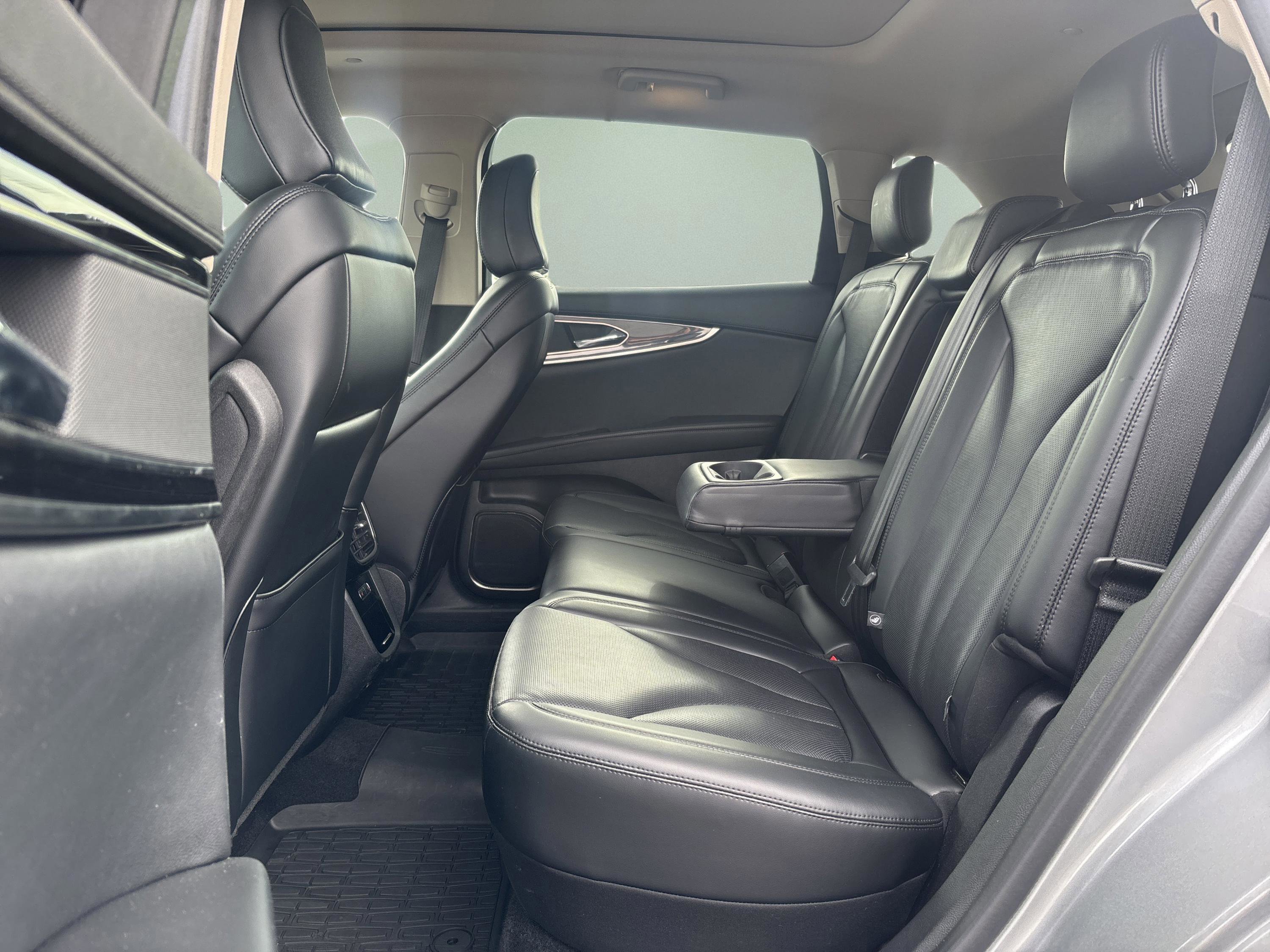 Used 2023 Lincoln Nautilus Reserve image 26