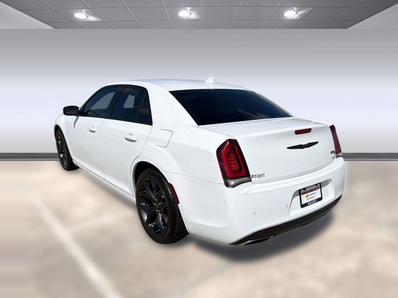 Used 2021 Chrysler 300 S RWD image 3
