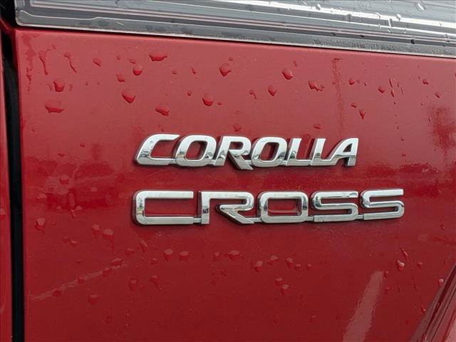 Used 2024 Toyota Corolla Cross XLE w/ Convenience Package image 23
