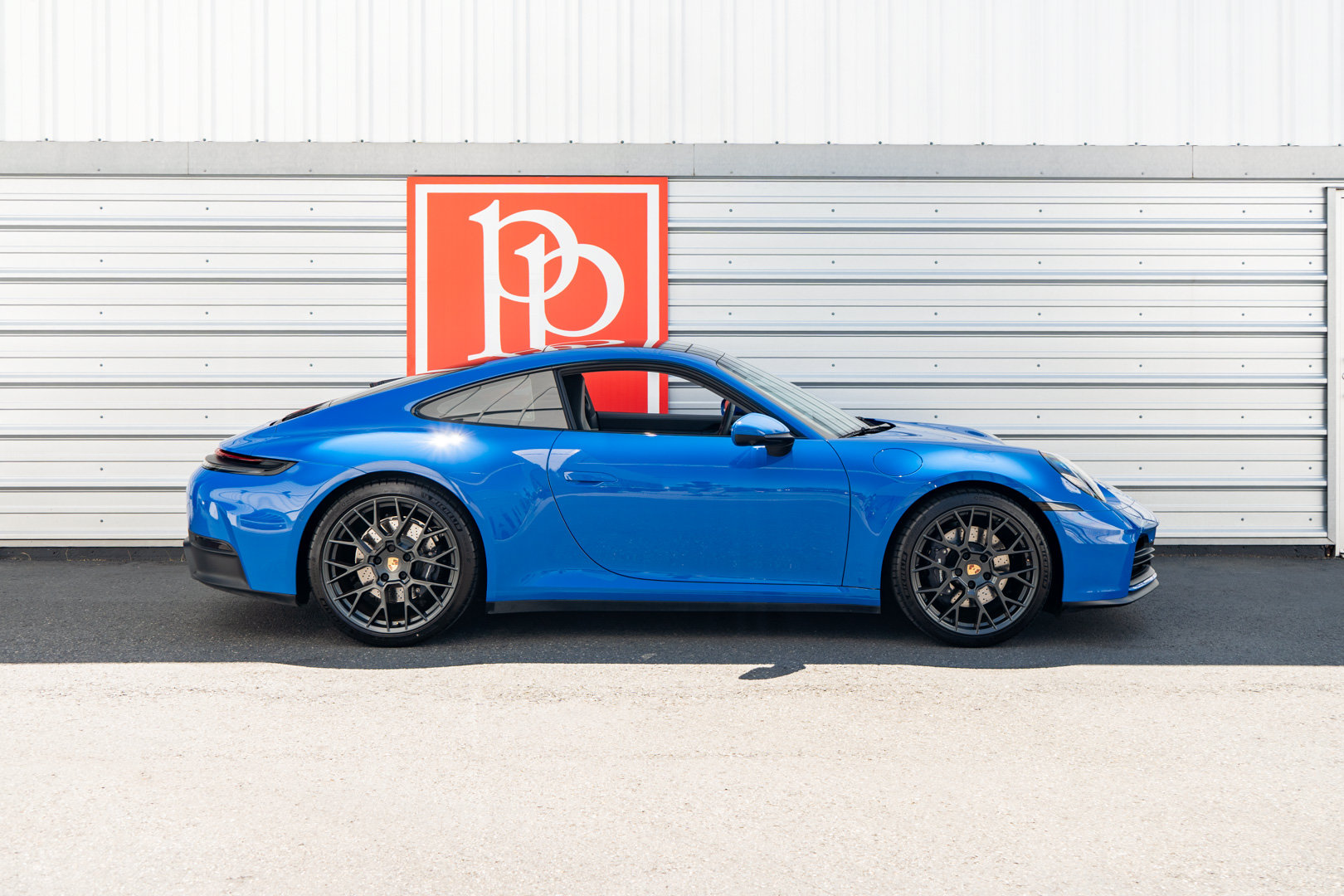 Used 2025 Porsche 911 Carrera RWD image 38