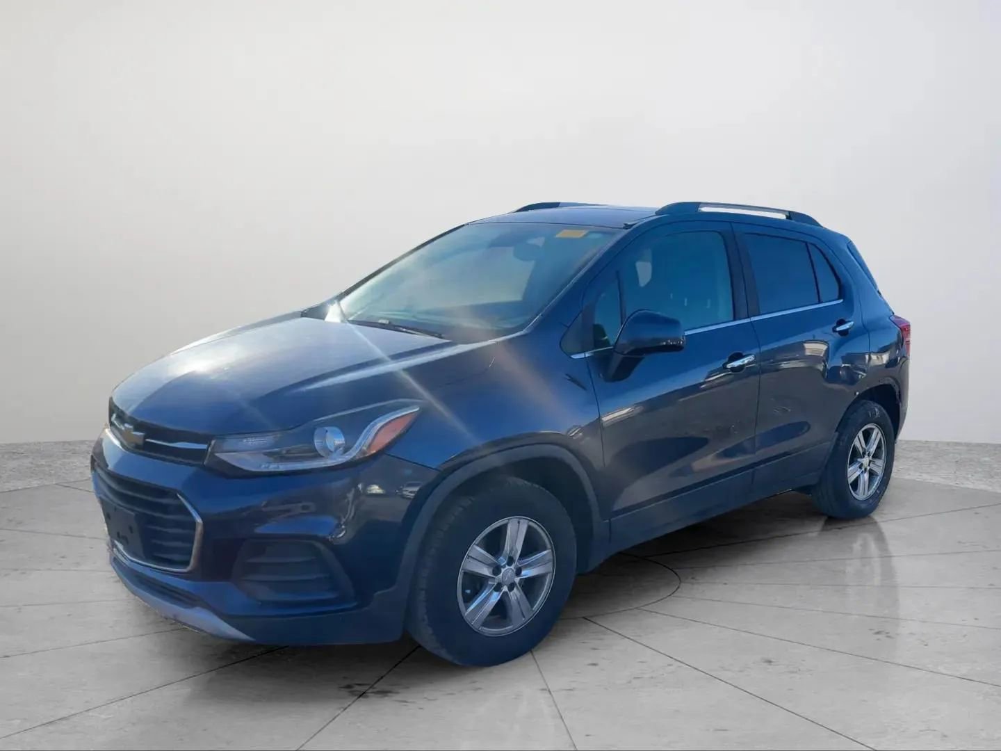 Used 2018 Chevrolet Trax LT w/ Sun & Sound Package image 1