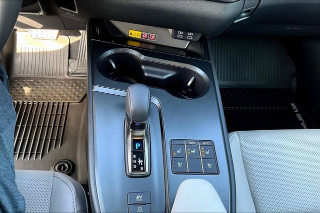 Certified 2025 Lexus UX 300h AWD w/ Accessory Package (Z1) image 15