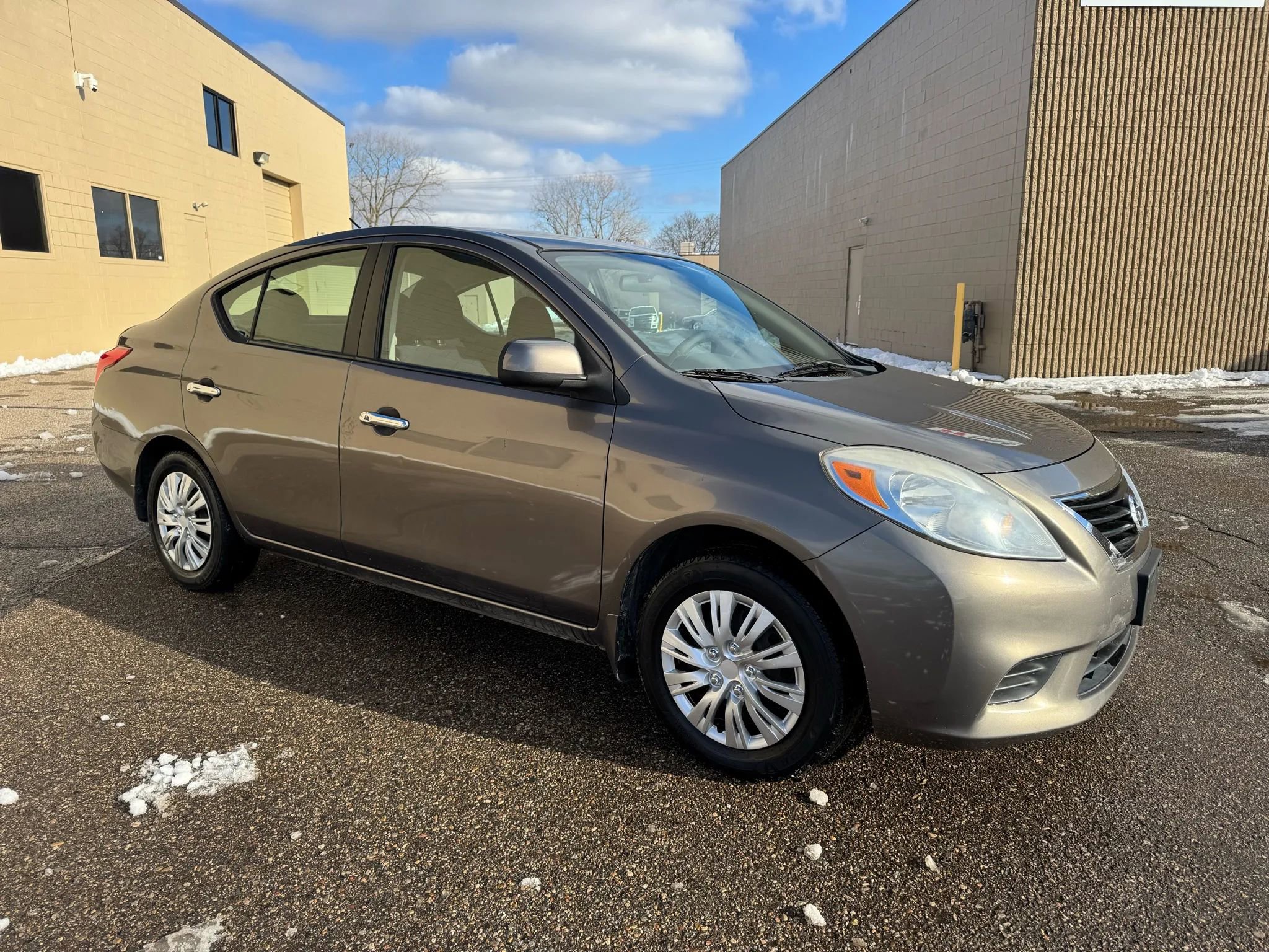 Used 2012 Nissan Versa SV w/ Convenience Pkg image 12