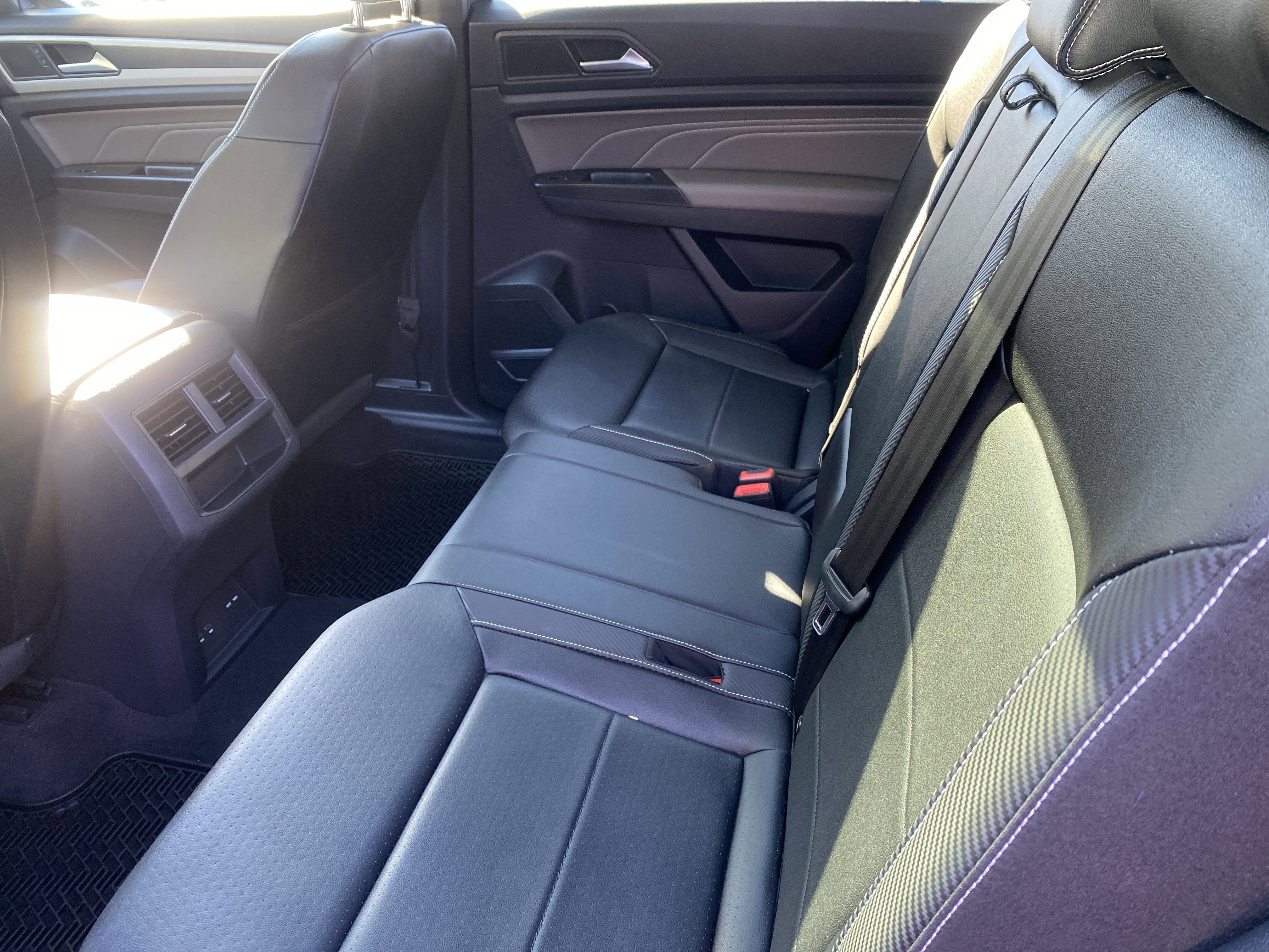 Used 2021 Volkswagen Atlas Cross Sport SEL image 26