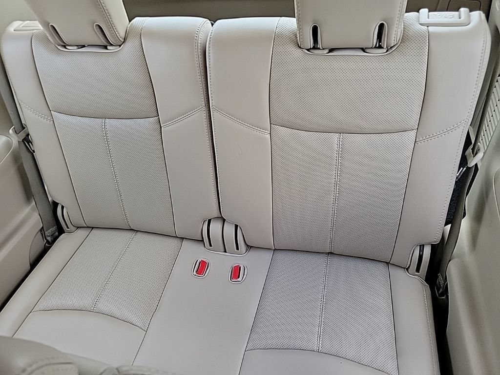 Used 2018 Nissan Pathfinder Platinum AWD/4WD image 19