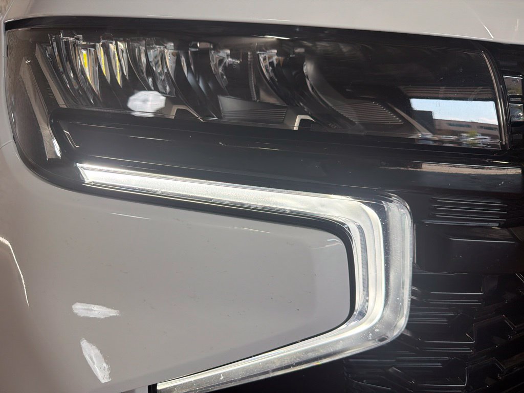 Used 2023 Chevrolet Tahoe Z71 w/ Luxury Package AWD/4WD image 10