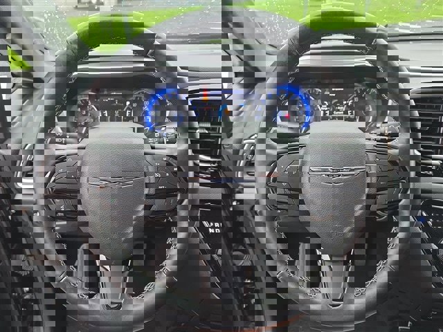 Used 2020 Chrysler Pacifica Touring-L Plus w/ S Appearance Package image 11