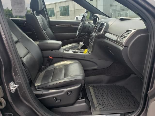 Used 2018 Jeep Grand Cherokee Overland AWD/4WD image 17
