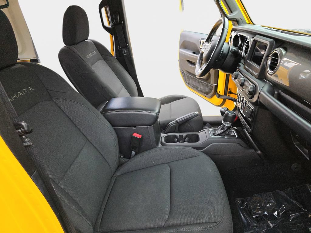 Used 2019 Jeep Wrangler Unlimited Sahara AWD/4WD image 12