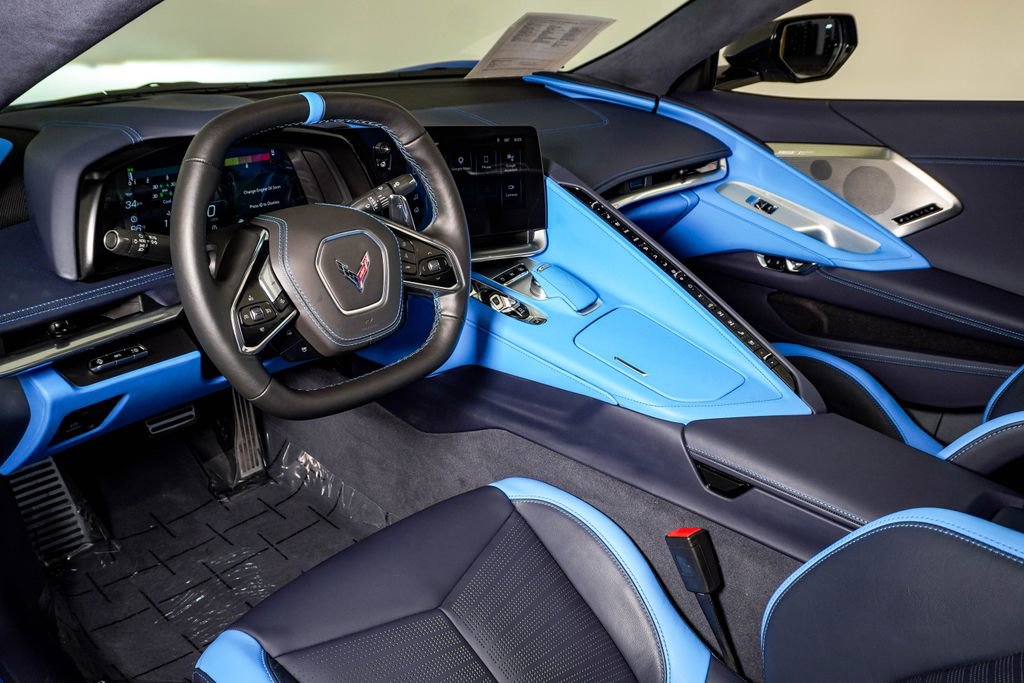 Used 2025 Chevrolet Corvette Stingray Premium Cpe w/ Z51 Performance Package RWD image 20