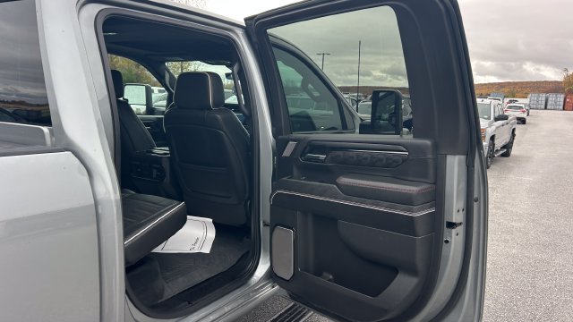Certified 2025 GMC Sierra 2500 AT4X w/ AT4X AEV Edition AWD/4WD image 37