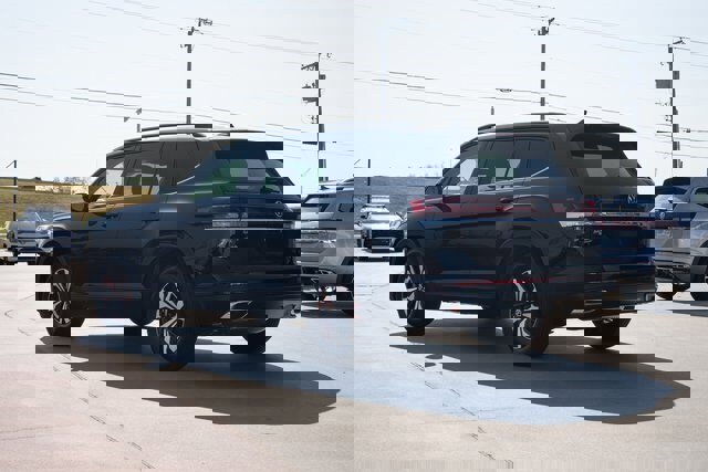 New 2026 Volkswagen Atlas SE image 3