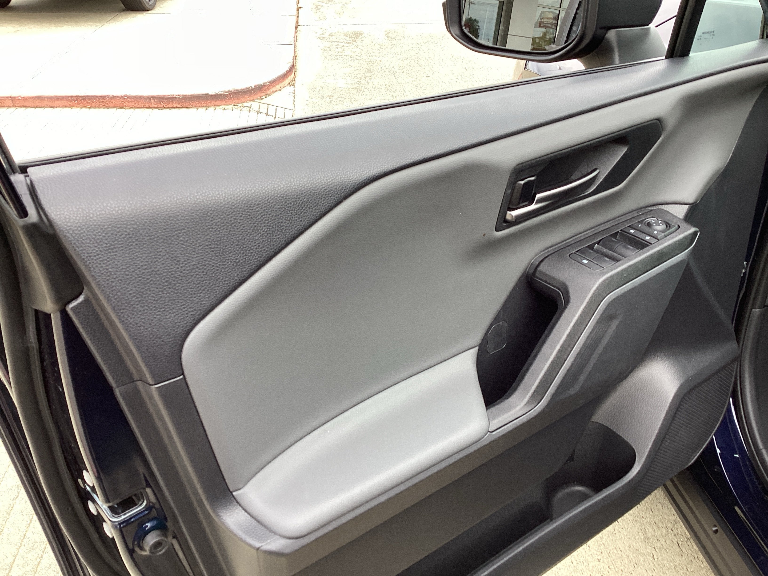 Used 2026 Toyota RAV4 SE FWD image 16