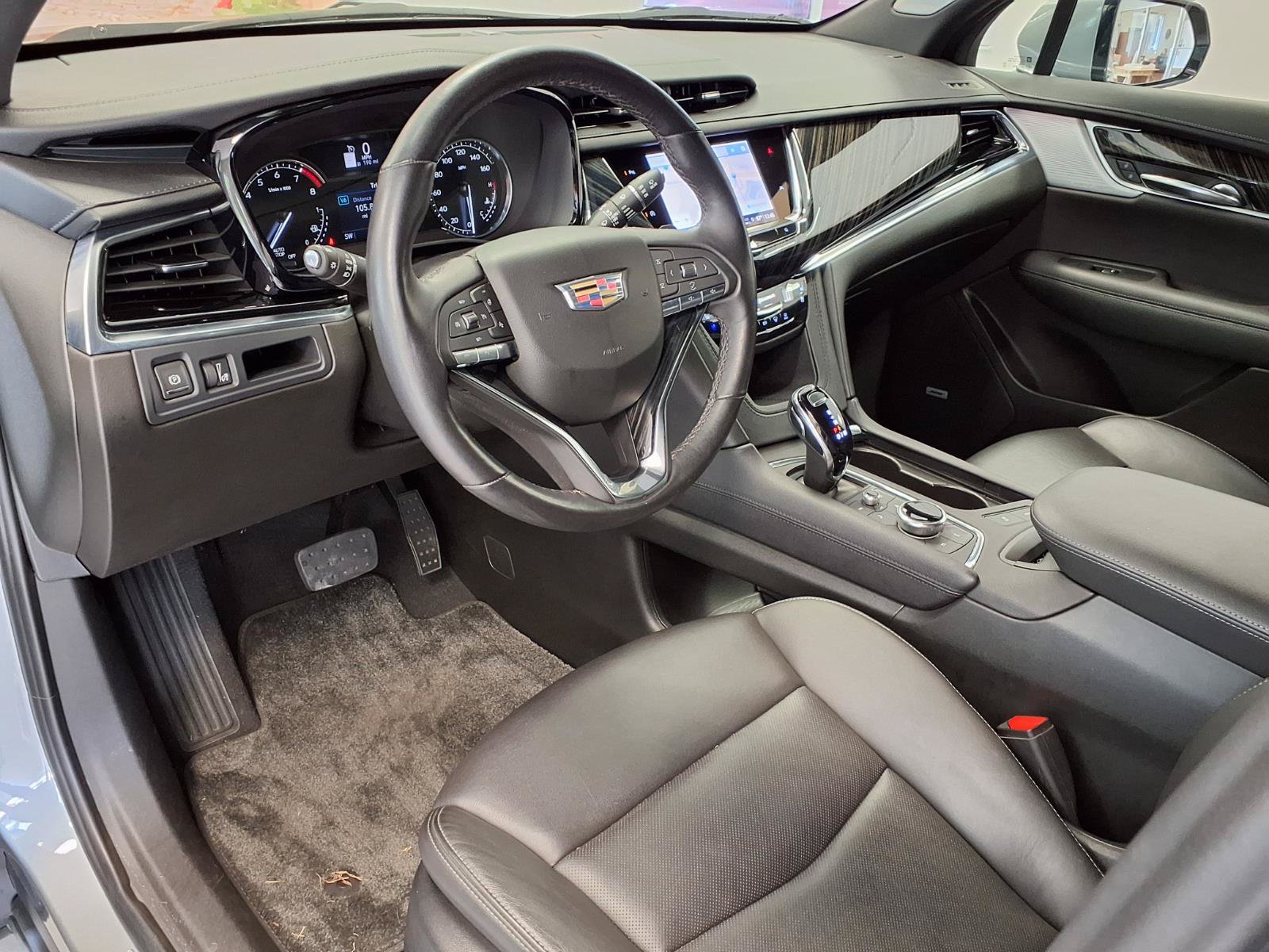 Certified 2025 Cadillac XT6 Premium Luxury FWD image 20