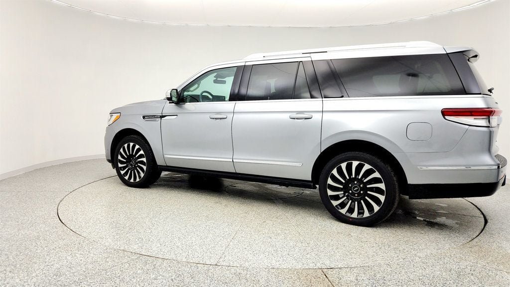 Used 2022 Lincoln Navigator L Black Label AWD/4WD image 7