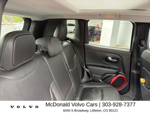 Used 2018 Jeep Renegade Trailhawk AWD/4WD image 9
