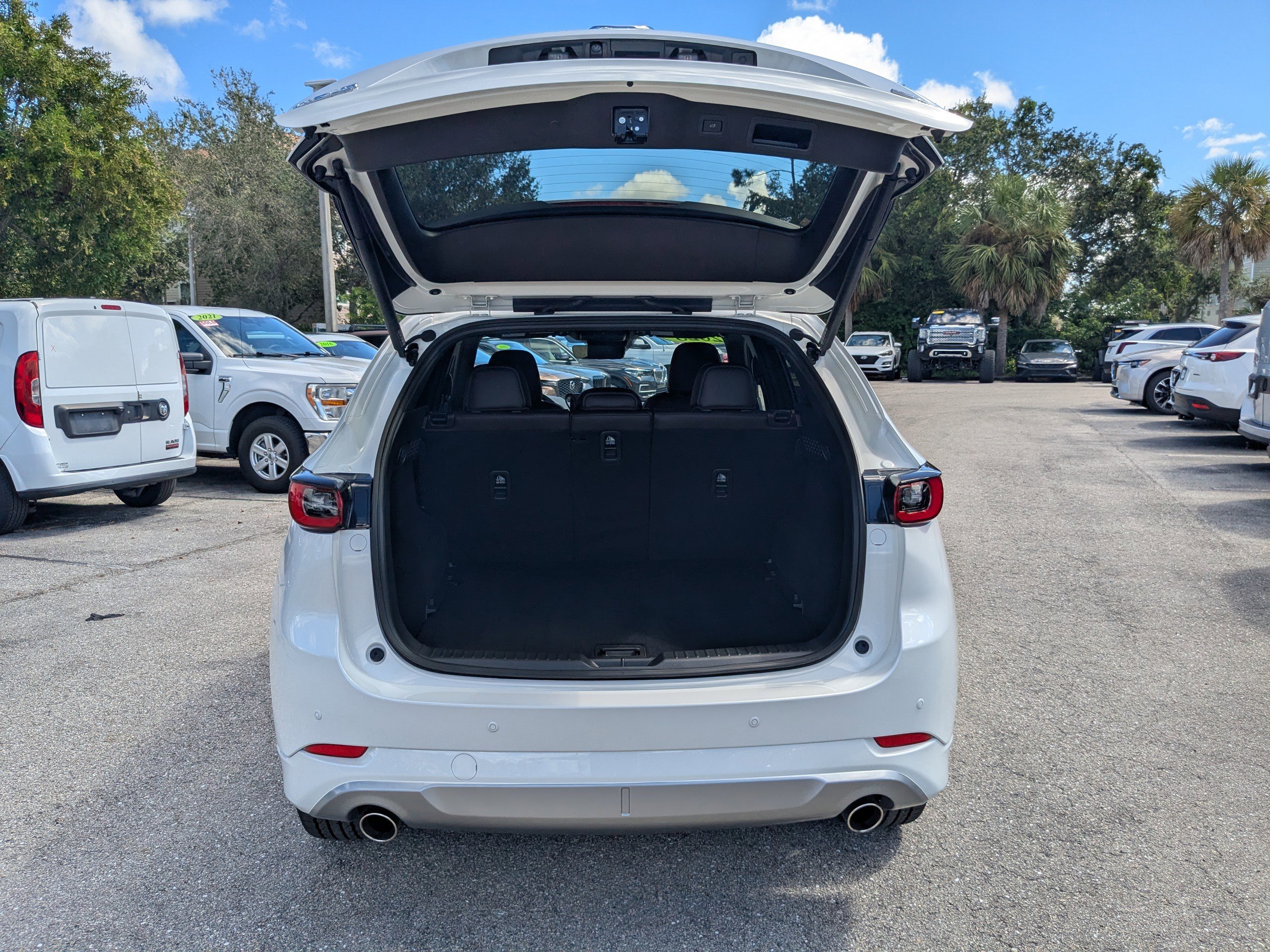 Used 2025 MAZDA CX-5 Signature image 13